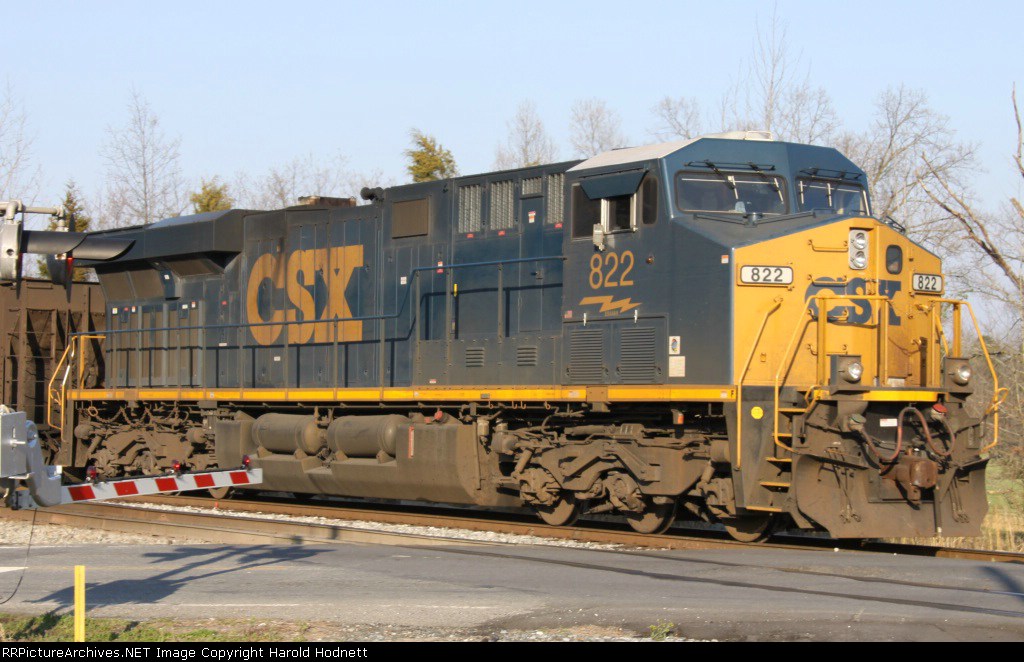 CSX 822 pushes on the rear of train U355